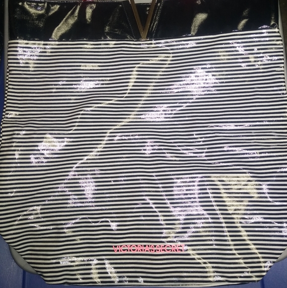 Victoria's Secret waterproof tote - Picture 3 of 5